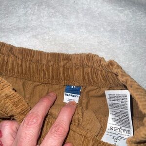 4T toddler corduroy skirt. (Old Navy)